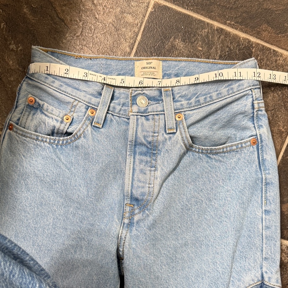 Levi's Light Blue 501 Original Jeans - Picture 8 of 10